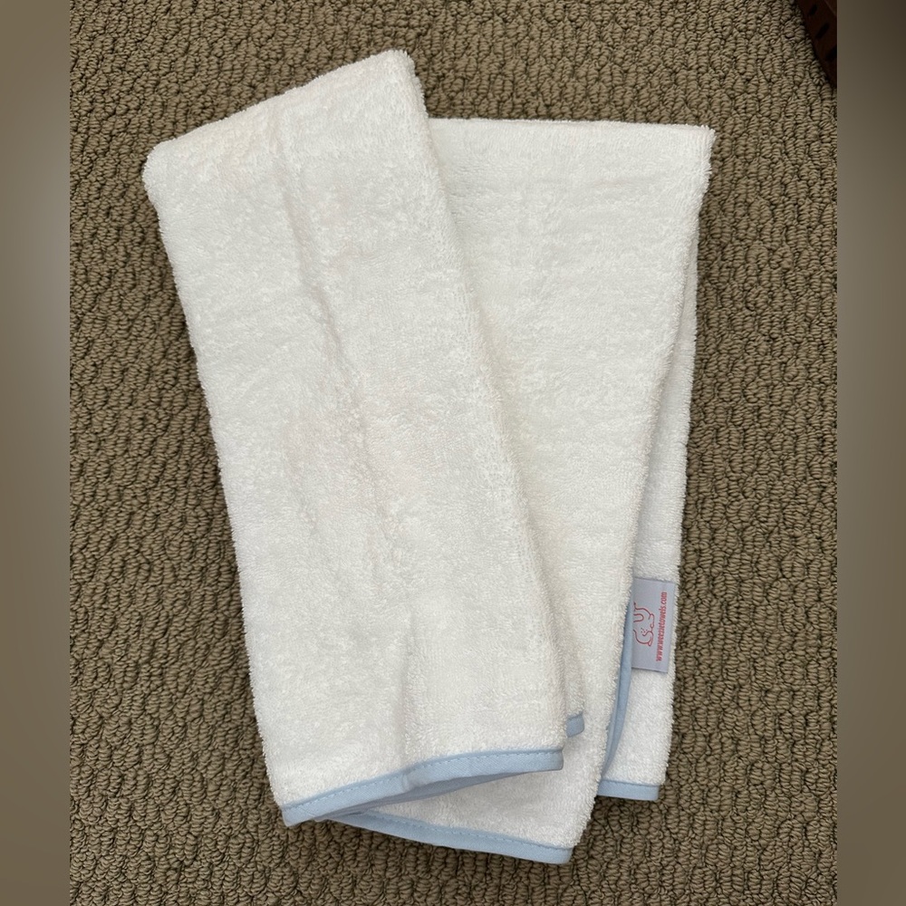 Weezie Light Blue Piped Hand Towel Set of Two NEW